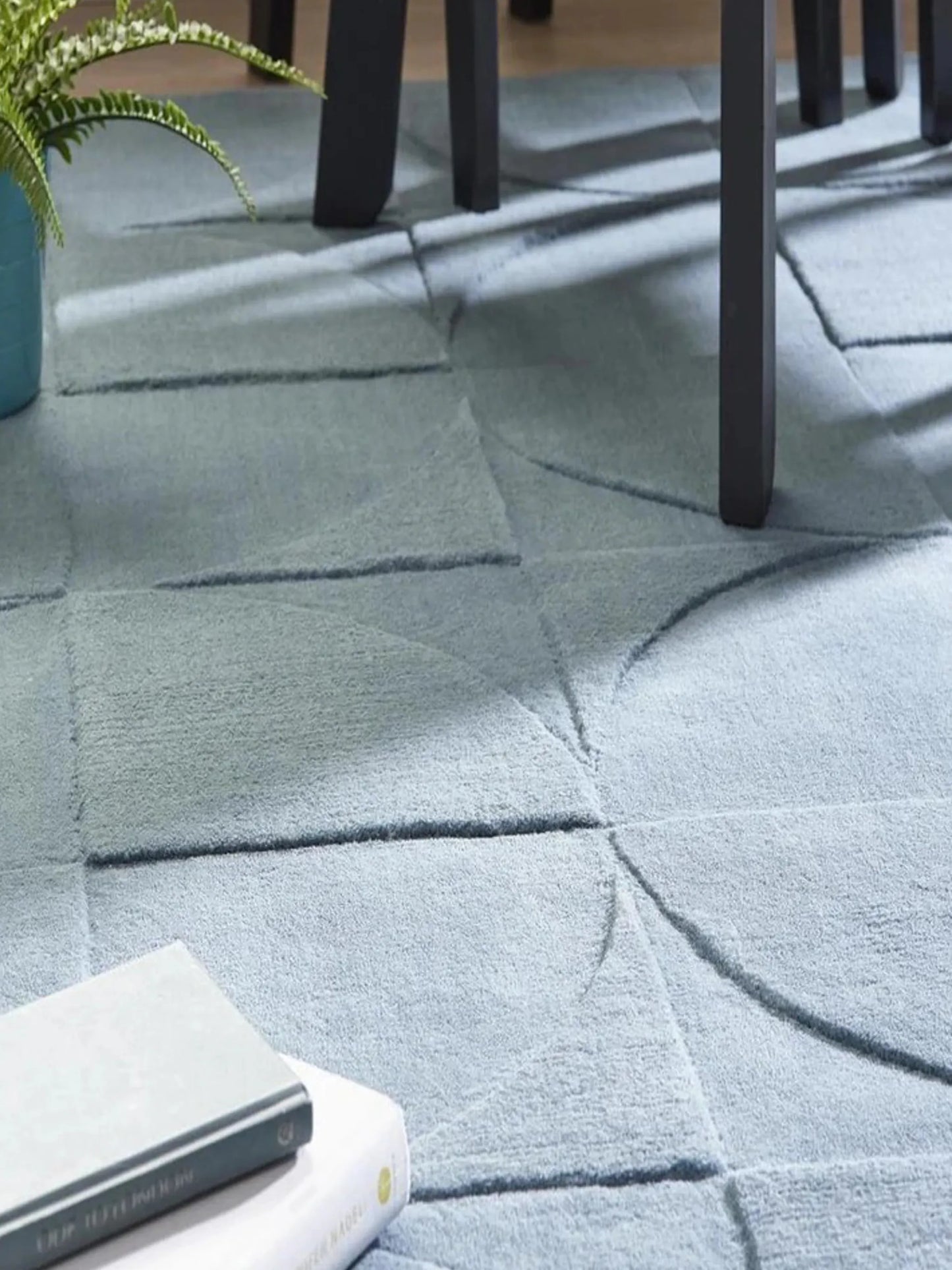 Round square rug