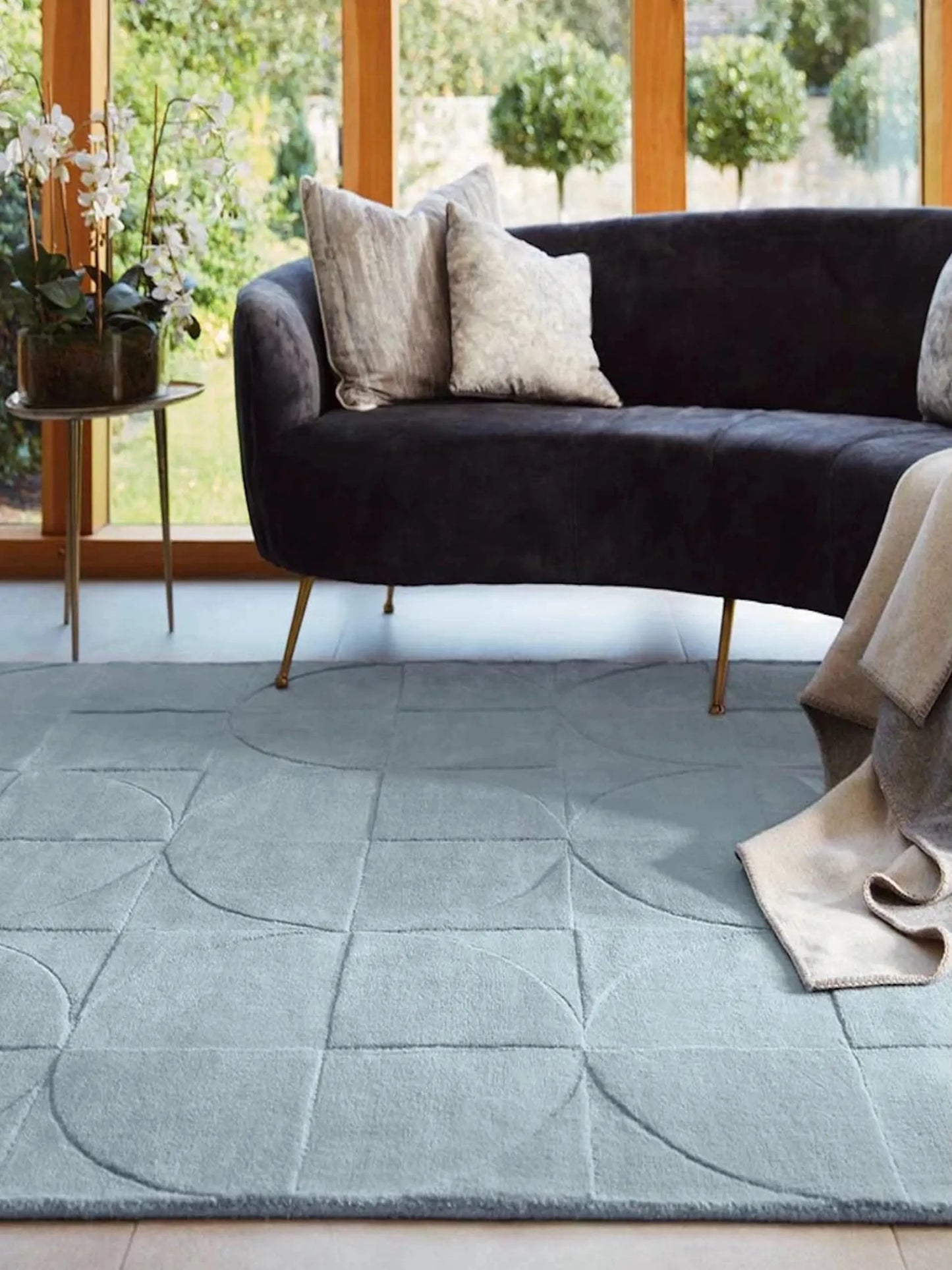 Round square rug