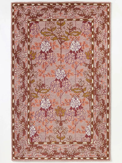 Tufted hooked floral rug
