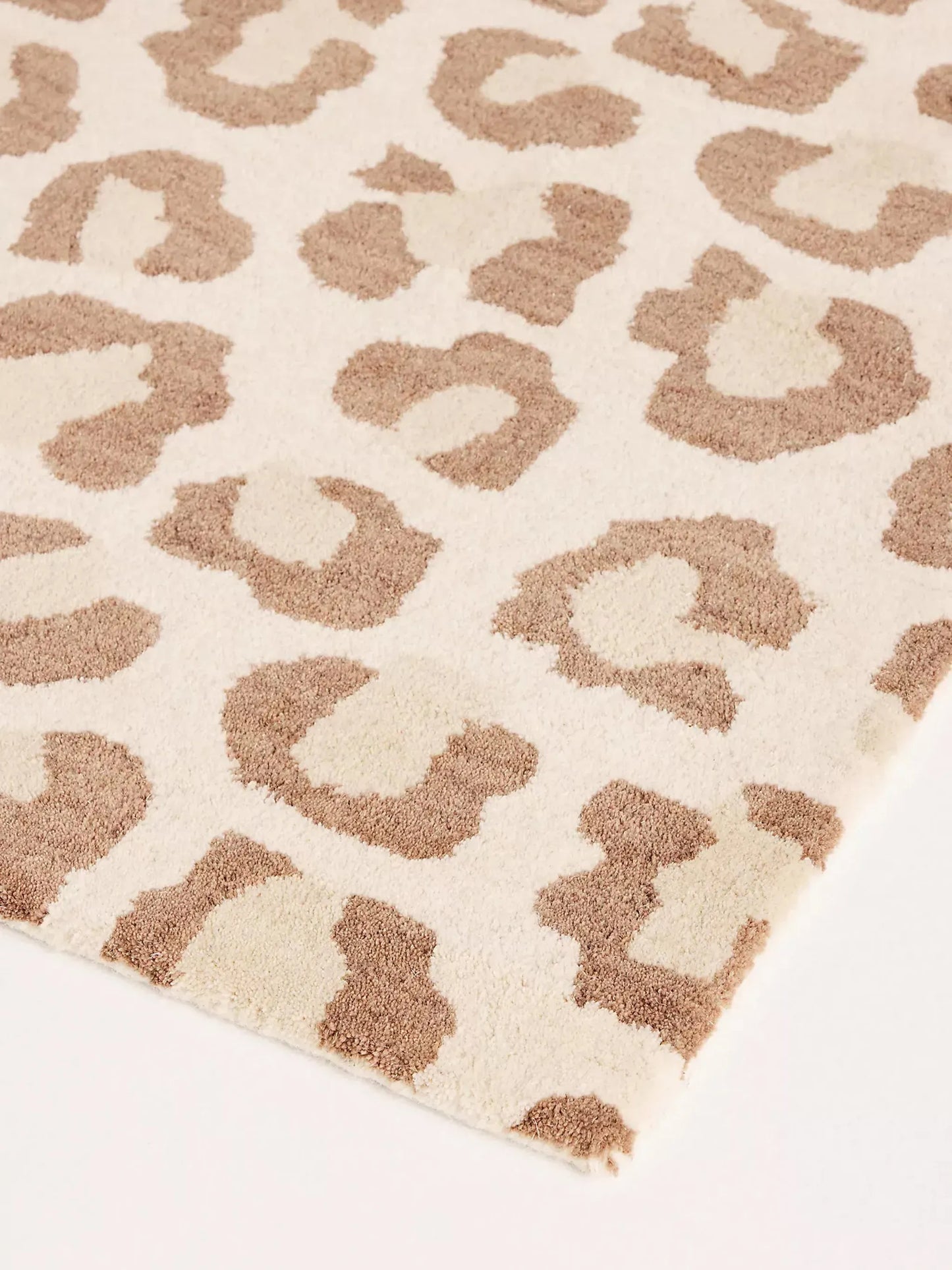 Tufted wool Cheetah